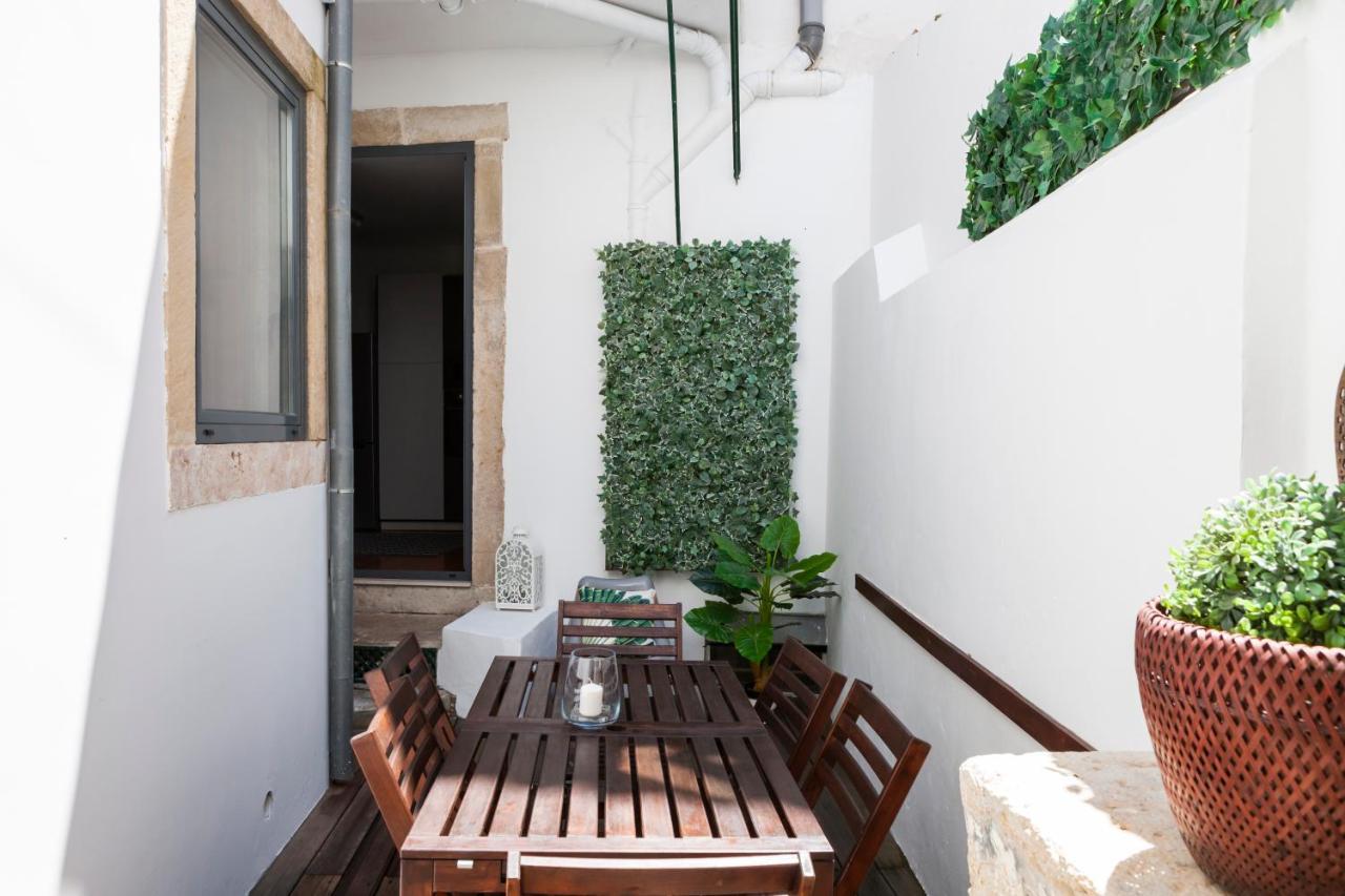 Alfama Terrace Apartment With Authentic XVIII Tiles And Historic Notes 3 Bedrooms & 2 Bathrooms Ac Lisboa 外观 照片