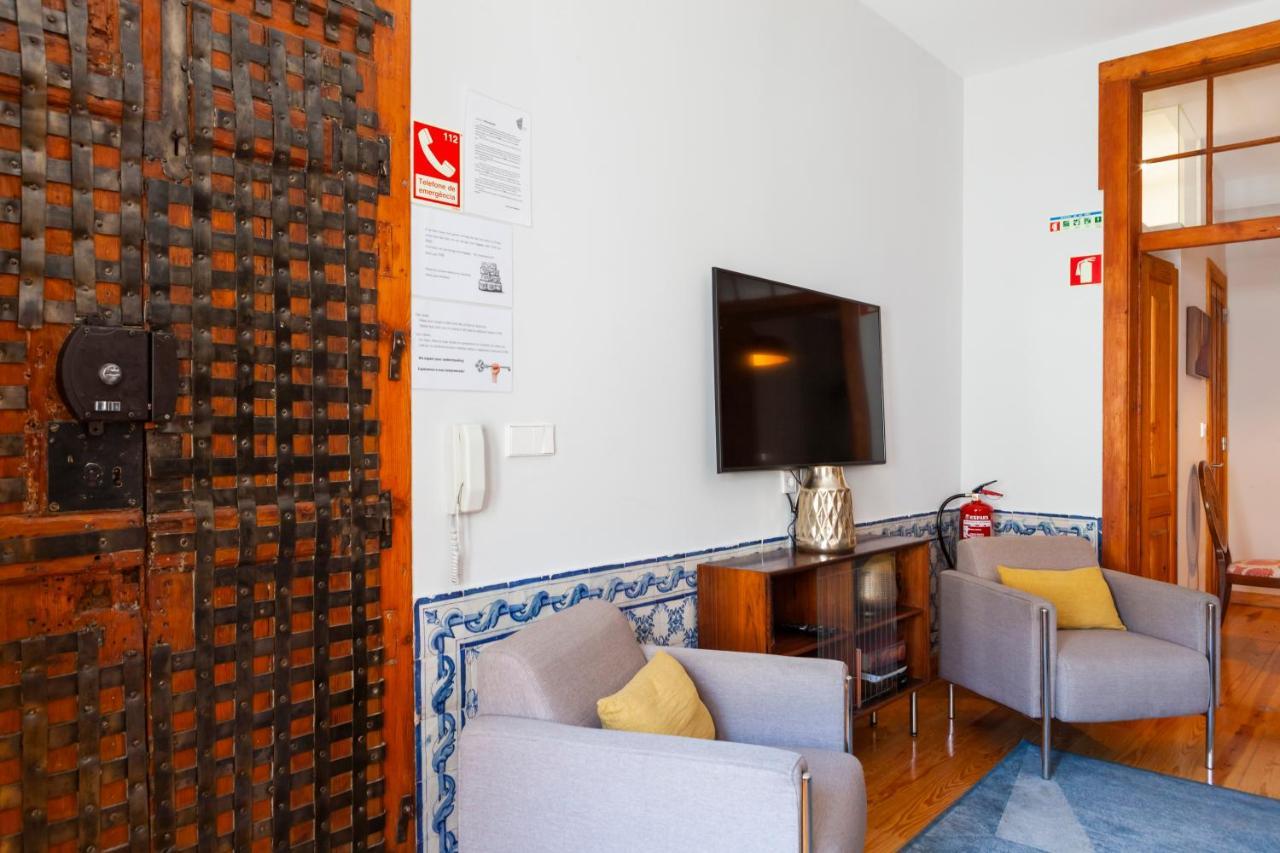 Alfama Terrace Apartment With Authentic XVIII Tiles And Historic Notes 3 Bedrooms & 2 Bathrooms Ac Lisboa 外观 照片