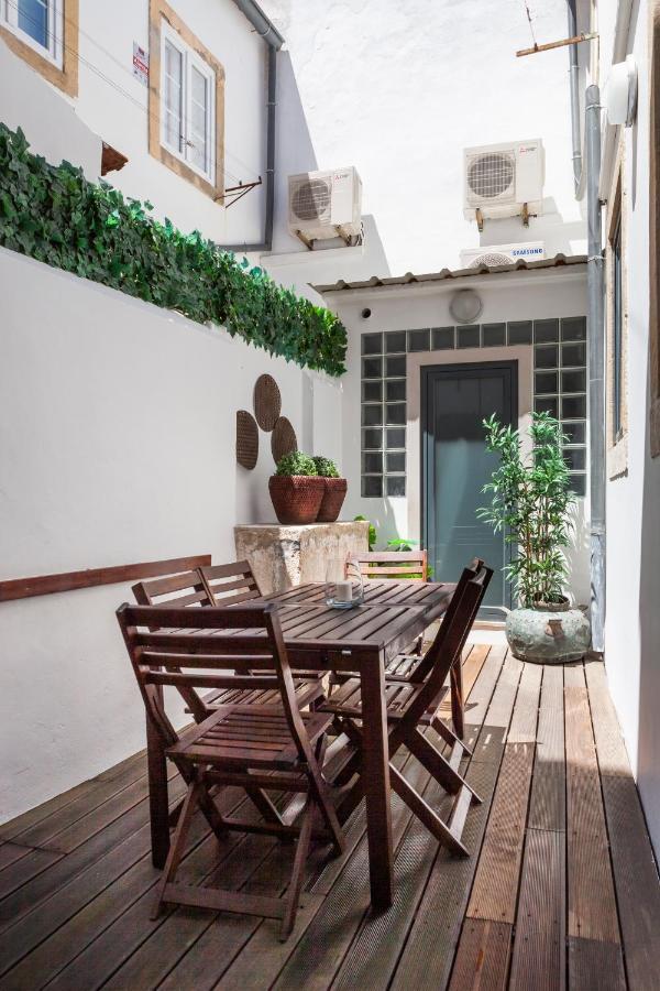 Alfama Terrace Apartment With Authentic XVIII Tiles And Historic Notes 3 Bedrooms & 2 Bathrooms Ac Lisboa 外观 照片