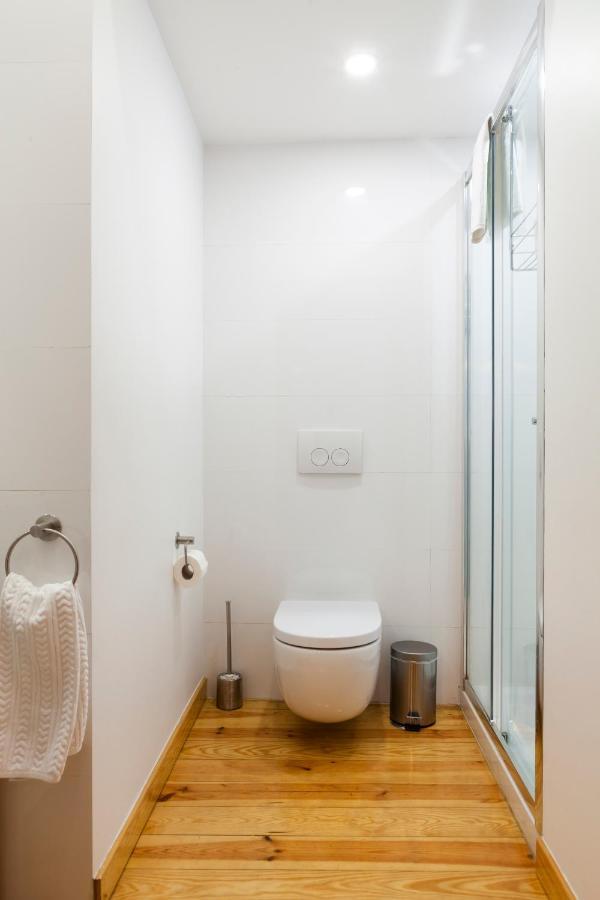 Alfama Terrace Apartment With Authentic XVIII Tiles And Historic Notes 3 Bedrooms & 2 Bathrooms Ac Lisboa 外观 照片