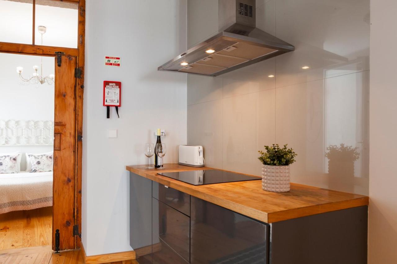 Alfama Terrace Apartment With Authentic XVIII Tiles And Historic Notes 3 Bedrooms & 2 Bathrooms Ac Lisboa 外观 照片