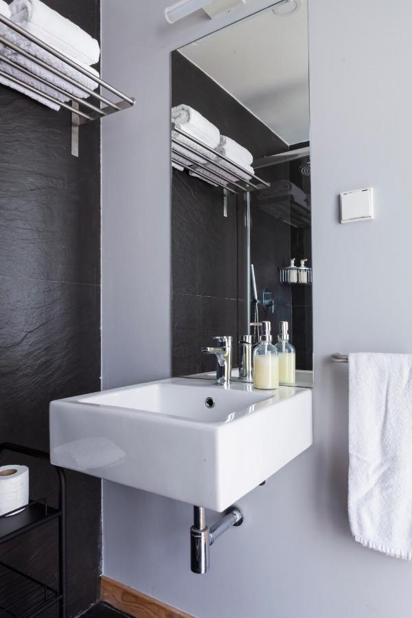Alfama Terrace Apartment With Authentic XVIII Tiles And Historic Notes 3 Bedrooms & 2 Bathrooms Ac Lisboa 外观 照片