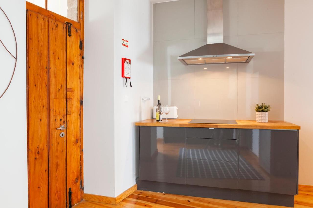 Alfama Terrace Apartment With Authentic XVIII Tiles And Historic Notes 3 Bedrooms & 2 Bathrooms Ac Lisboa 外观 照片